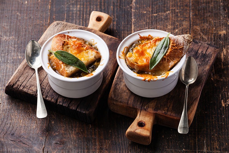 Sopa de Cebola com Queijo e Vinho